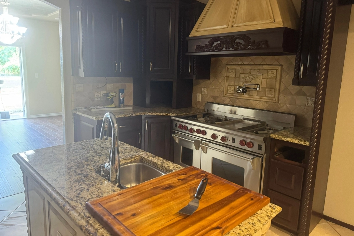 Gleamora Cleaning Services in Tulsa, OK. Home Cleaning, Carpet cleaning, Upholstery cleaning, Window cleaning, Gardening/Landscaping and Car wash.