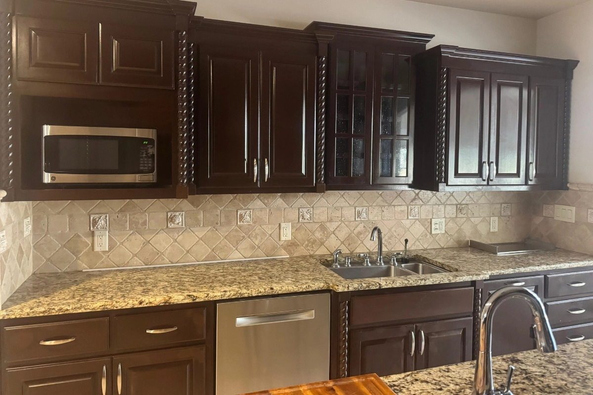 Gleamora Cleaning Services in Tulsa, OK. Home Cleaning, Carpet cleaning, Upholstery cleaning, Window cleaning, Gardening/Landscaping and Car wash.