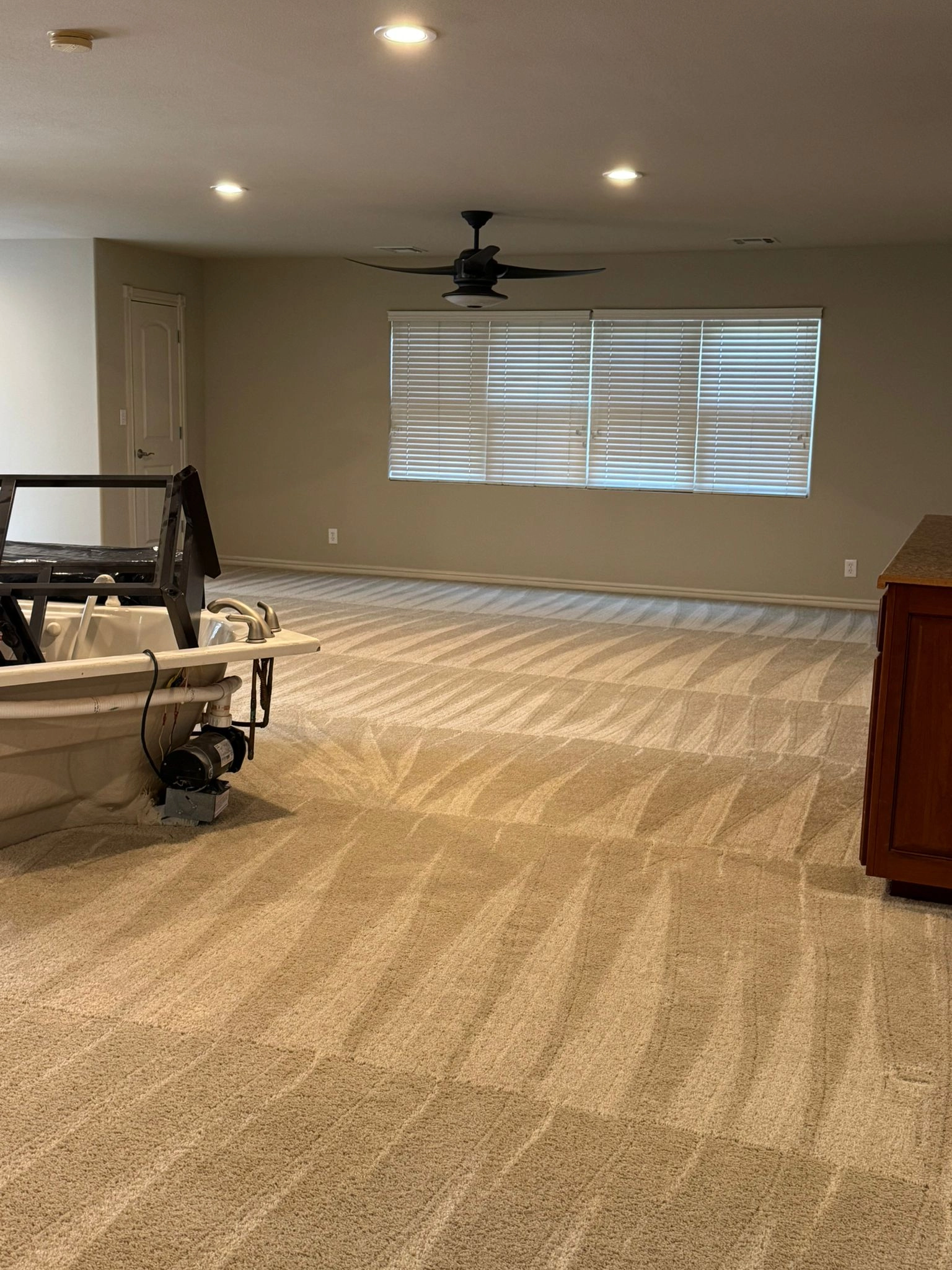 Gleamora Cleaning Services in Tulsa, OK. Home Cleaning, Carpet cleaning, Upholstery cleaning, Window cleaning, Gardening/Landscaping and Car wash.